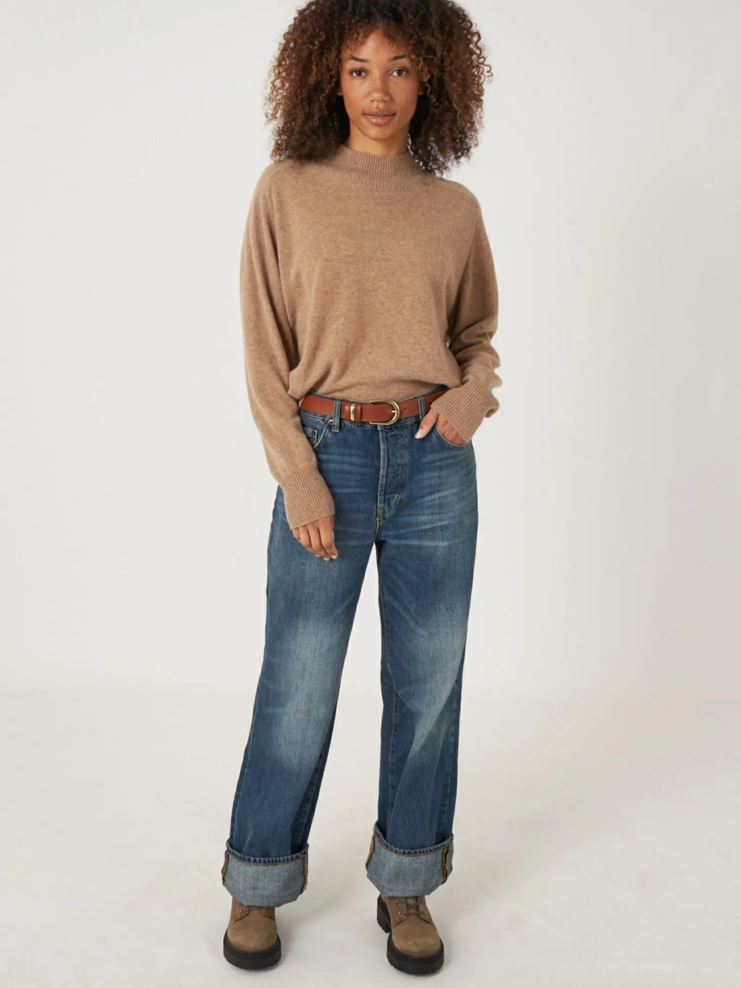 Trui Met Opstaande Kraag En Zadelmouwen