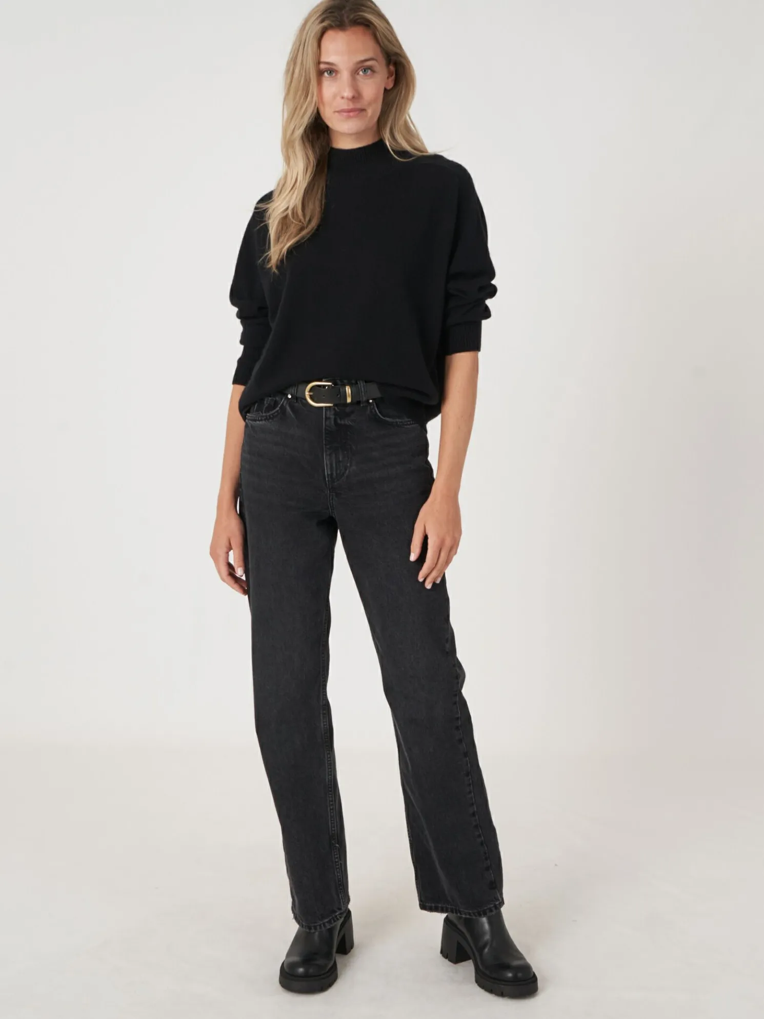 Trui Met Opstaande Kraag En Zadelmouwen