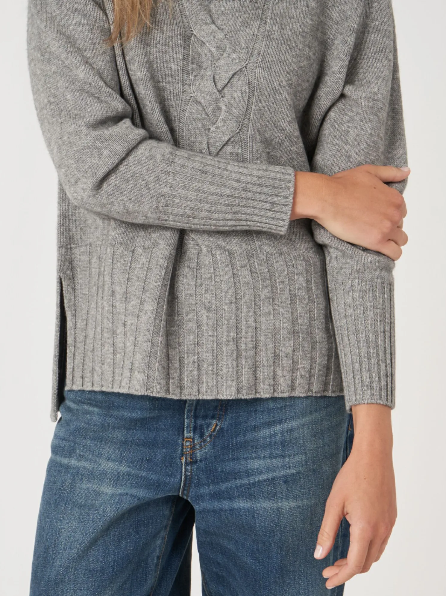 Trui Met Opstaande Kraag En Kabelpatroon Detail