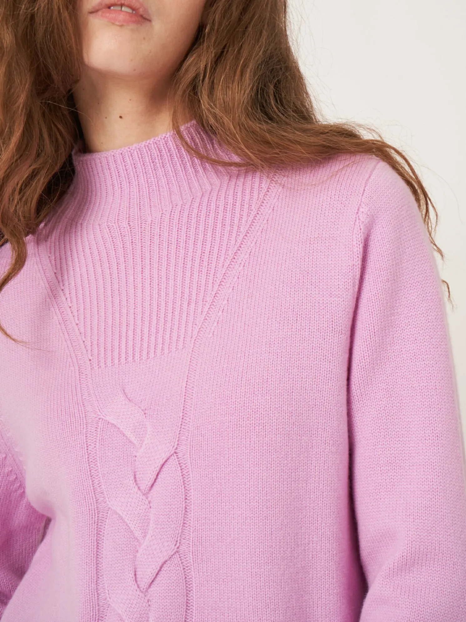 Trui Met Opstaande Kraag En Kabelpatroon Detail