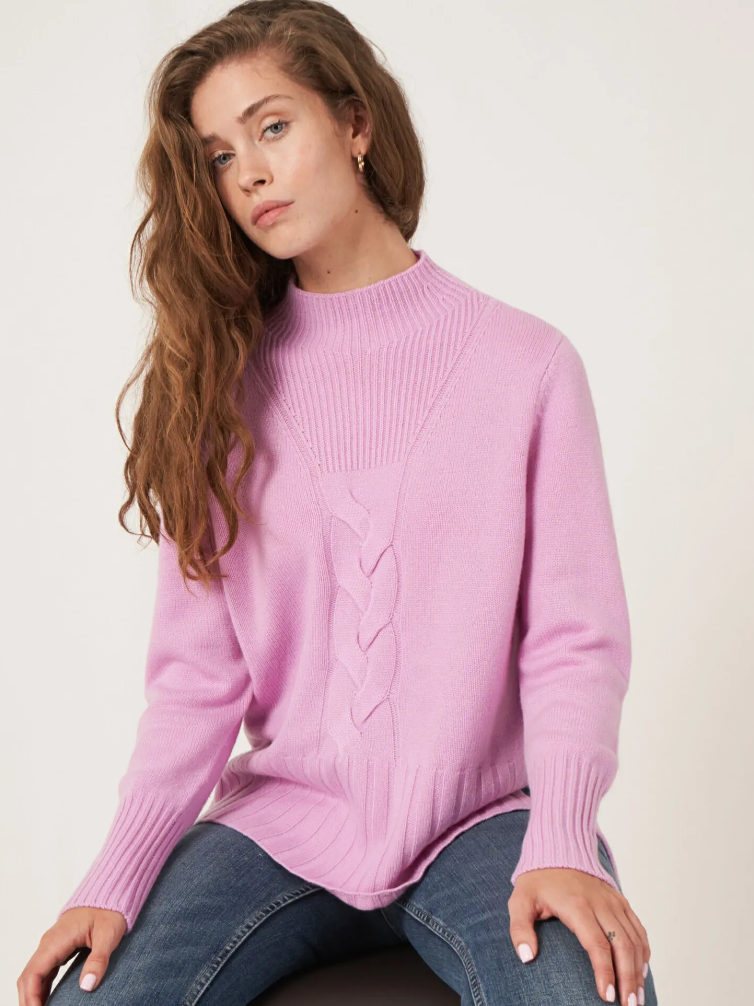 Trui Met Opstaande Kraag En Kabelpatroon Detail