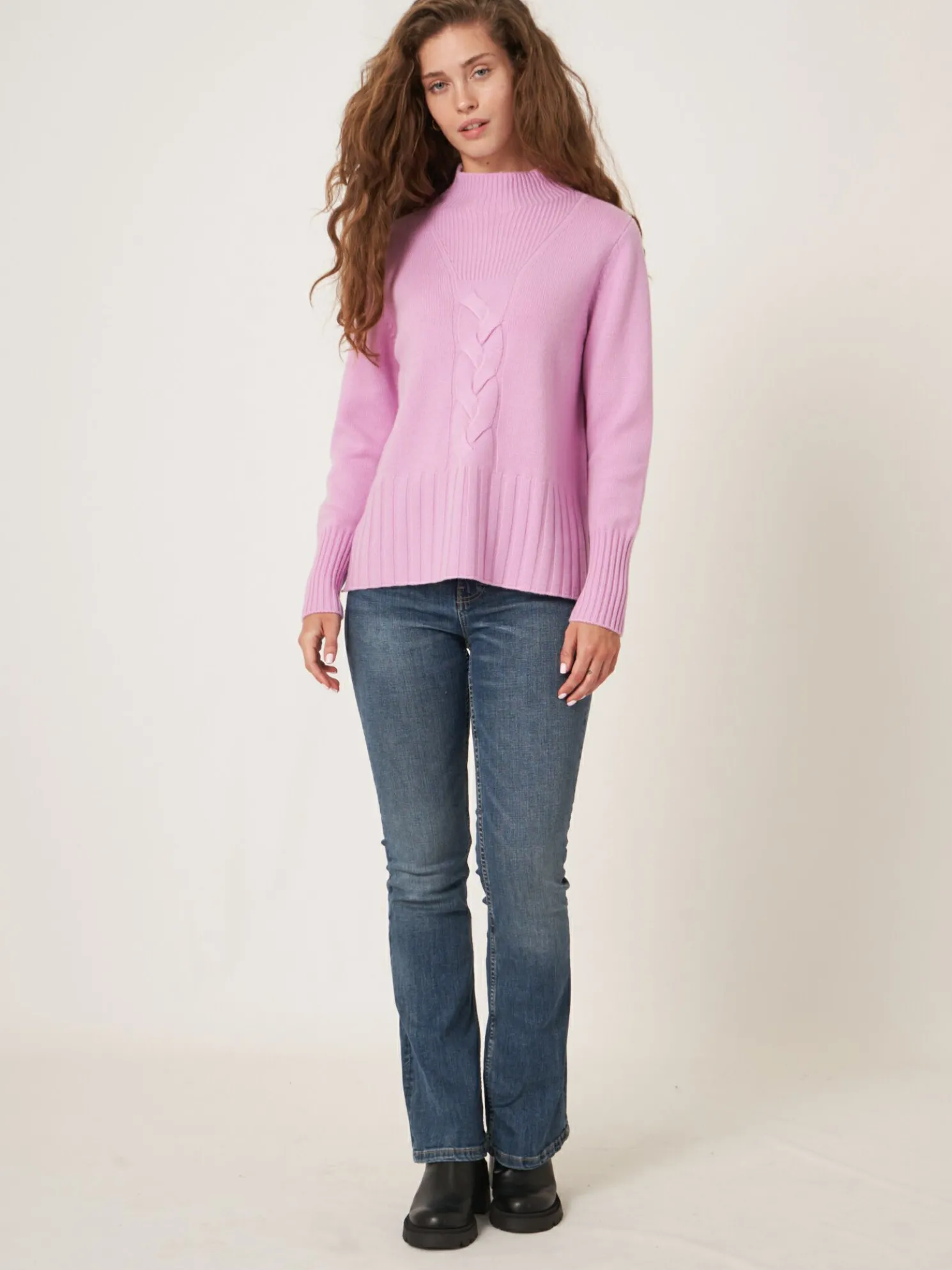 Trui Met Opstaande Kraag En Kabelpatroon Detail