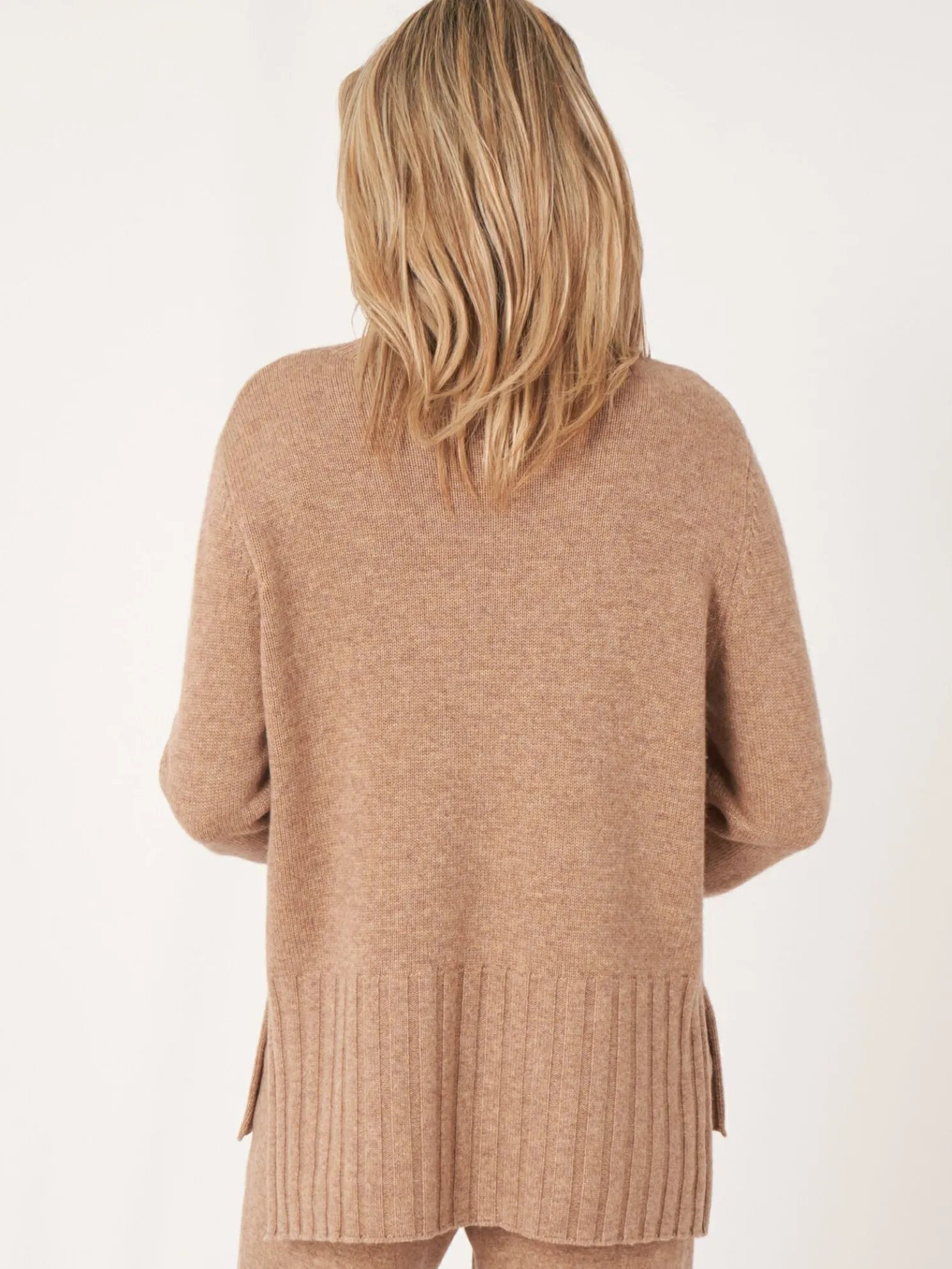 Trui Met Opstaande Kraag En Kabelpatroon Detail