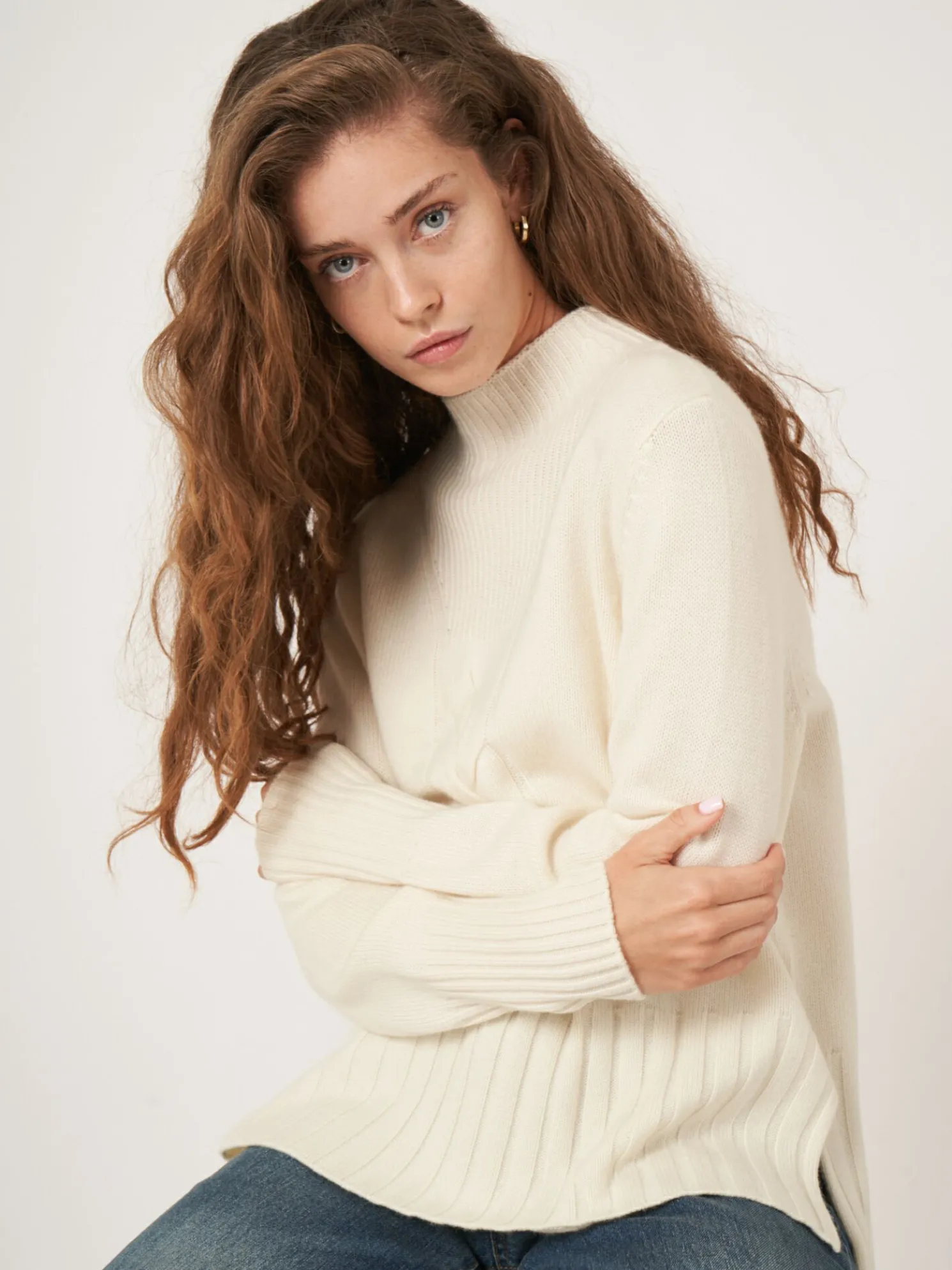 Trui Met Opstaande Kraag En Kabelpatroon Detail