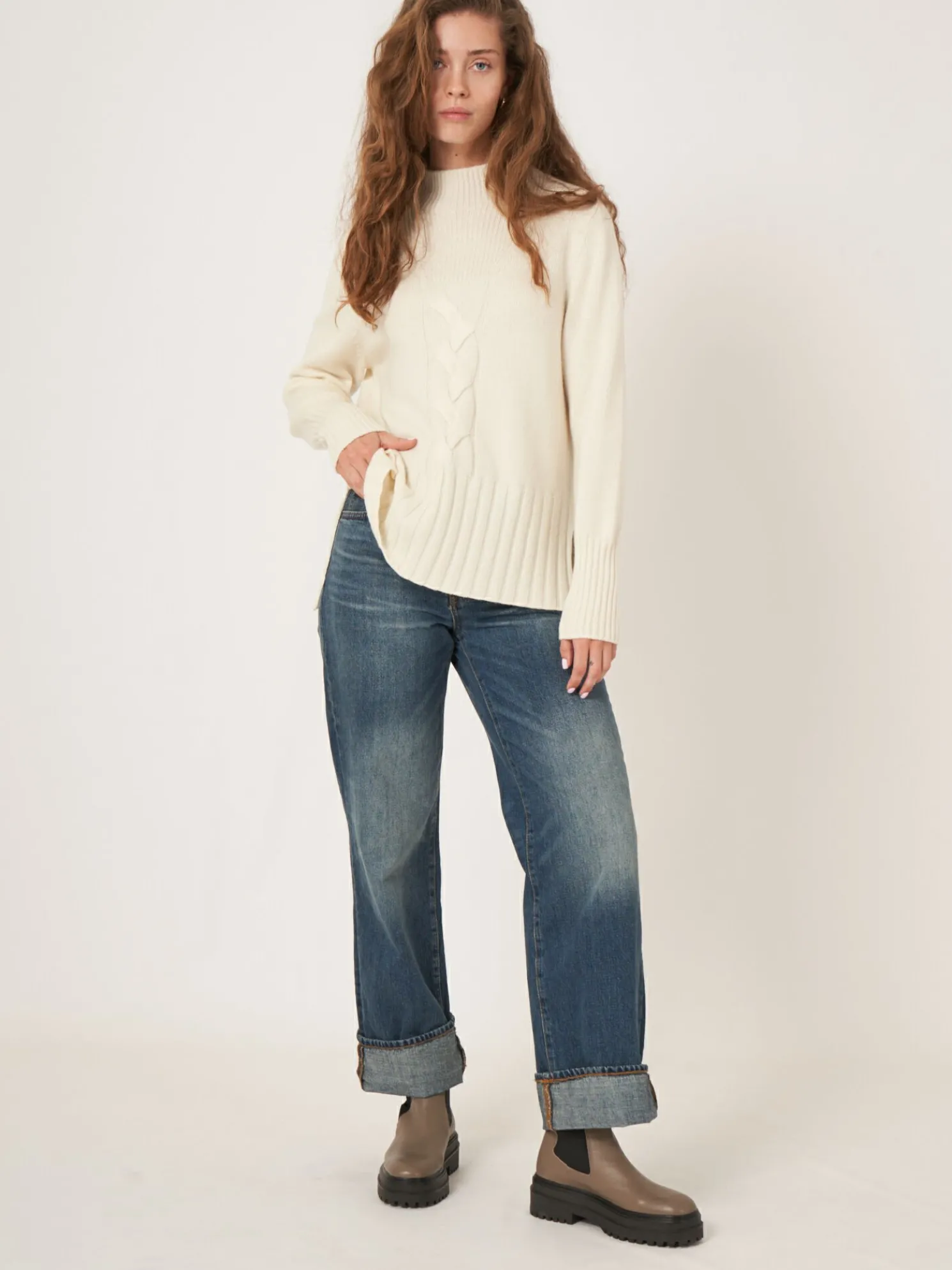 Trui Met Opstaande Kraag En Kabelpatroon Detail