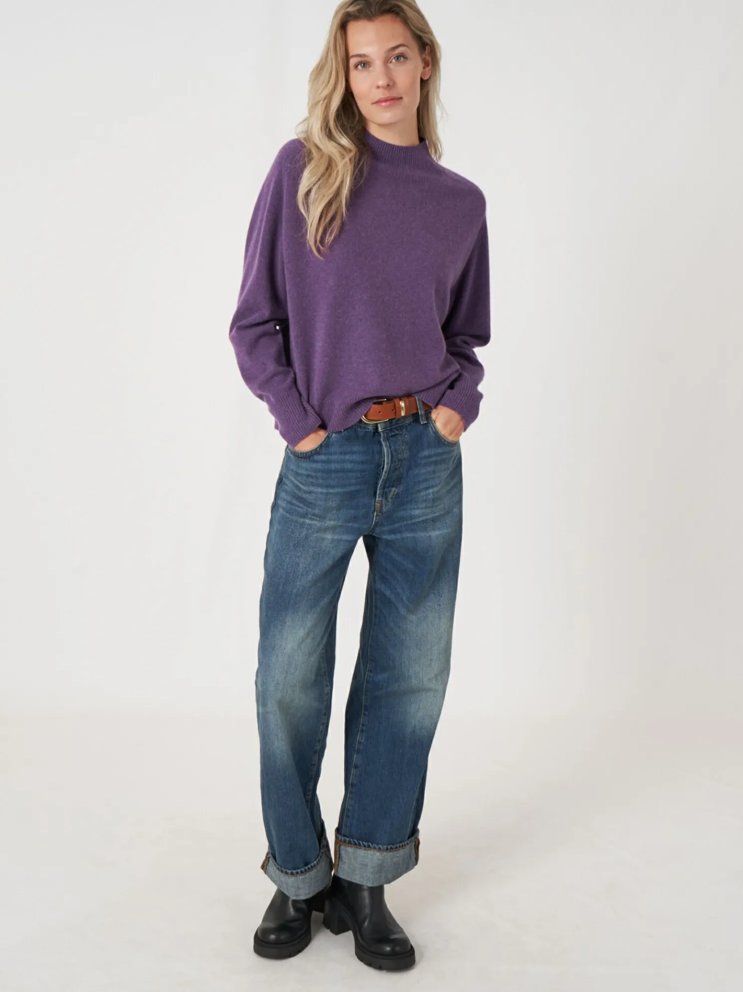 Trui Met Opstaande Kraag En Zadelmouwen