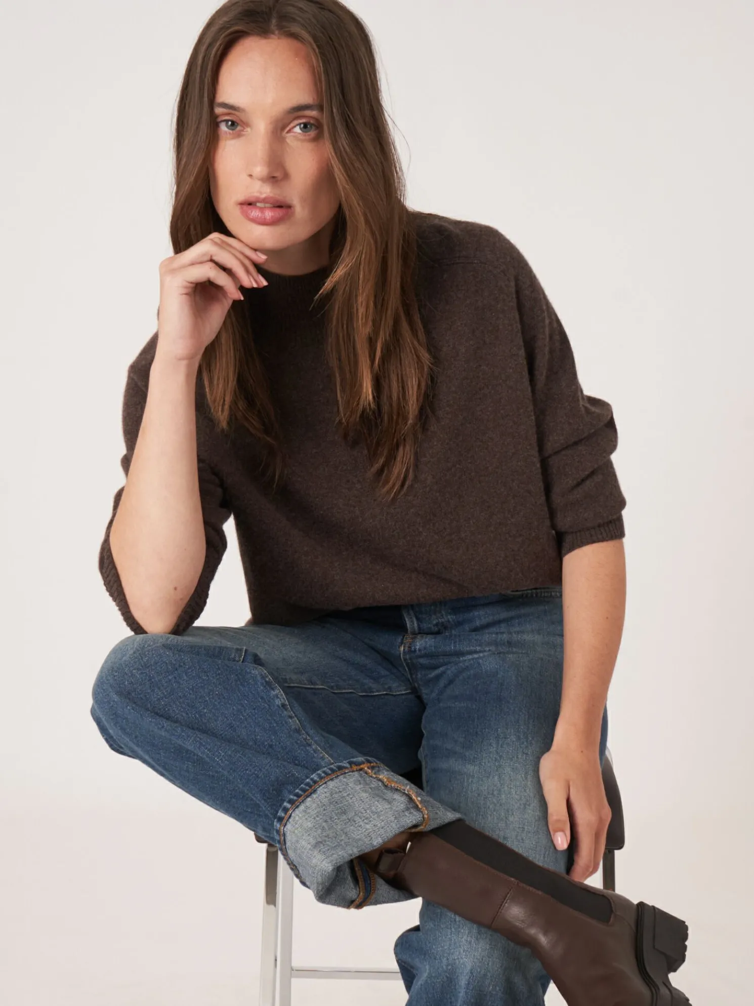 Trui Met Opstaande Kraag En Zadelmouwen